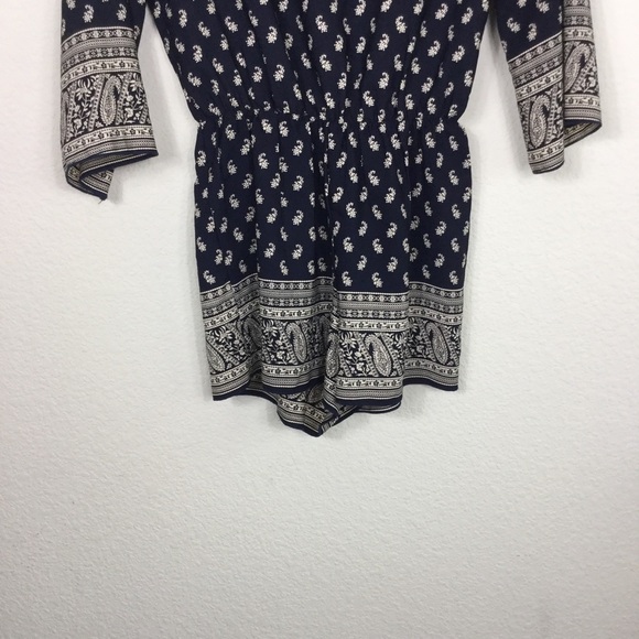 A’GACI‎ Long Sleeve Romper - Picture 3 of 5